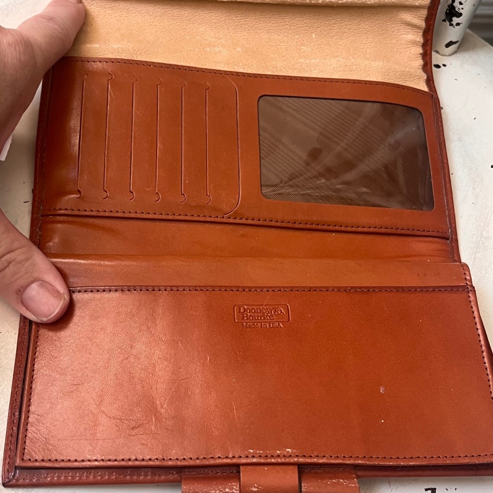 Vintage Dooney & Bourke AWL Checkbook Wallet Bone British Tan Leather USA - Picture 4 of 12